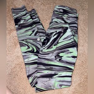 LIKE NEW Lululemon Swift Speed High-Rise Luxtreme Tight Paint Glide Warp Multi